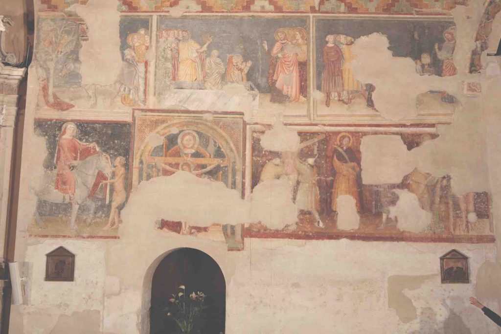 Chiesa SS.Trinità Parete Nord Affreschi Scuola Giottesca - Prima del restauro